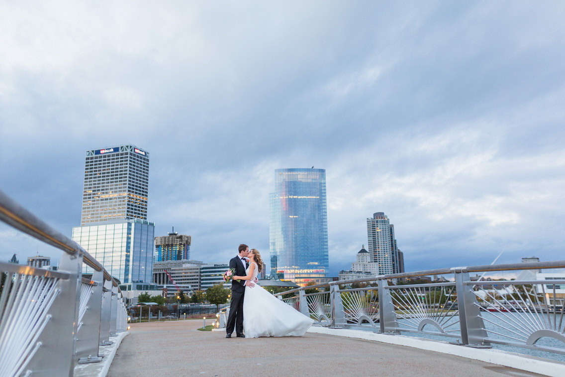 Best Milwaukee Locations for Family and Wedding Photos